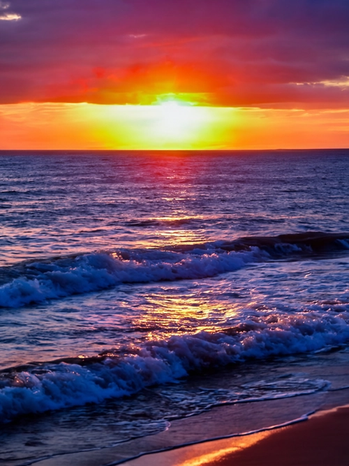 Vibrant Sunset Reflections FREE Stock Photo, sunset,  ocean,  waves picture